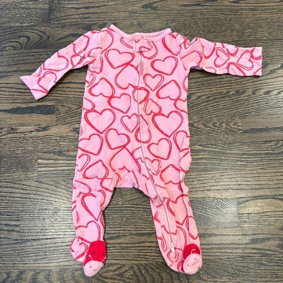 Valentine love bug just one you carters baby footie pajama zipper onesie - Picture 1 of 5